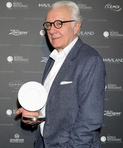 Alain Ducasse sacré du meilleur «chef sans tatouage».