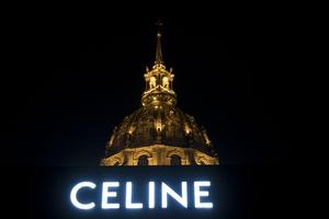 Décor du premier défilé Celine par Hedi Slimane aux Invalides, lors de la Fashion Week printemps-été 2019.