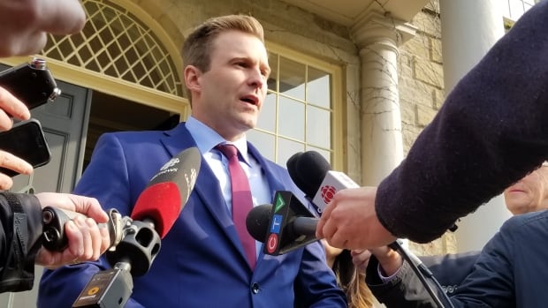 Premier Brian Gallant gets permission from lieutenant-governor to continue governing New Brunswick