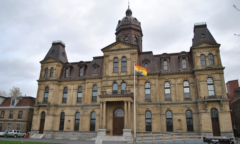 La lieutenante-gouverneure du Nouveau-Brunswick appelle les partis à s’entendre