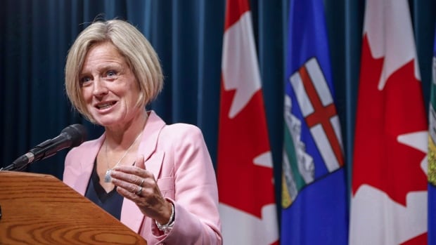 Notley calls on Ottawa buy more rail cars to get Alberta oil to market