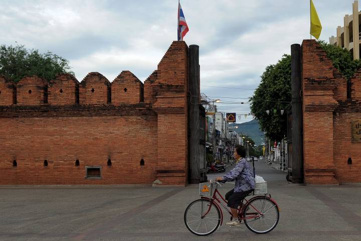 Canadian, Brit face 10 years in Thai jail for spray painting ancient wall – National