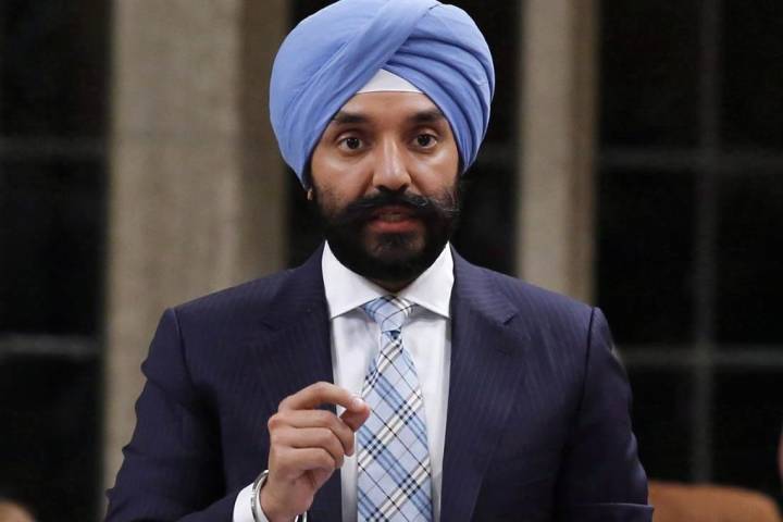 Statistics Canada kept Trudeau cabinet, privacy commissioner in the dark about controversial bank data harvest plan – National