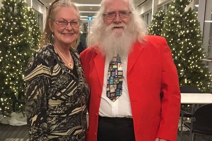 Beloved Winnipeg Santa helper dies at 77 – Winnipeg