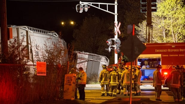 5 cars of freight train derail in Toronto, no one injured