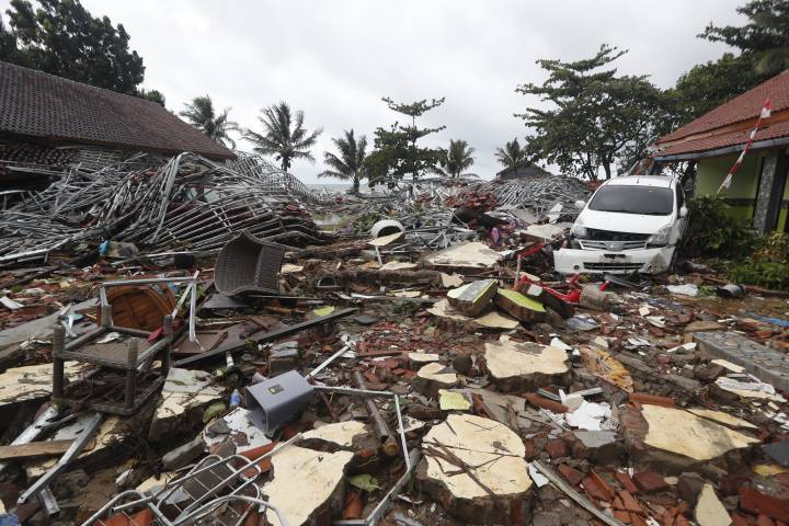 Global Affairs Canada says it knows of no Canadians affected by Indonesia tsunami – National