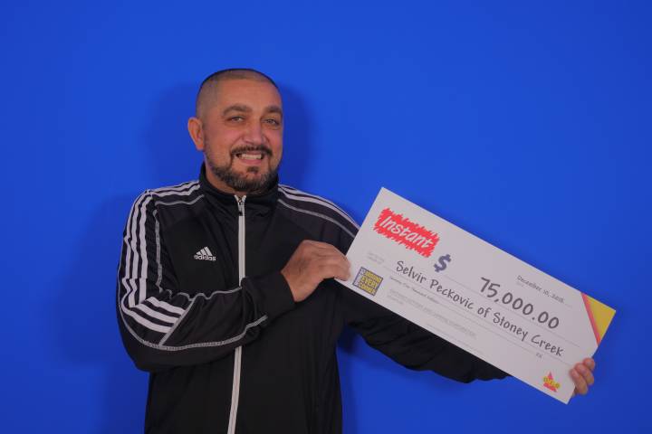 Stoney Creek father wins $75K with instant lottery ticket – Hamilton