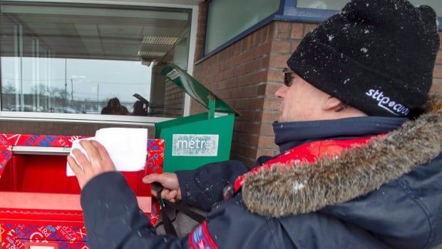 Postal workers delivering parcels 7 days a week ahead of Christmas, union says