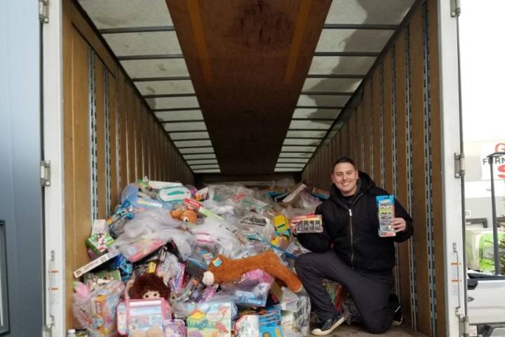 Can Man Dan sets record-breaking donation: ‘This is Edmonton’s record’ – Edmonton