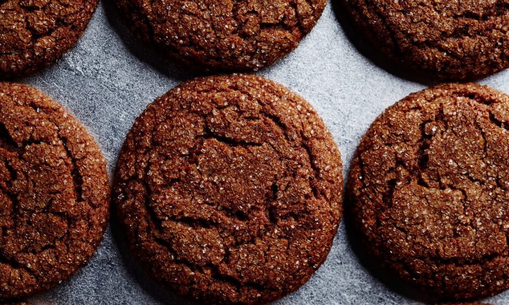 This Molasses Cookie Recipe Restored My Faith in Holiday Confections