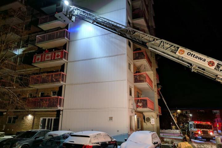 Fire burns through Vanier apartment building, 223 occupants affected – Ottawa