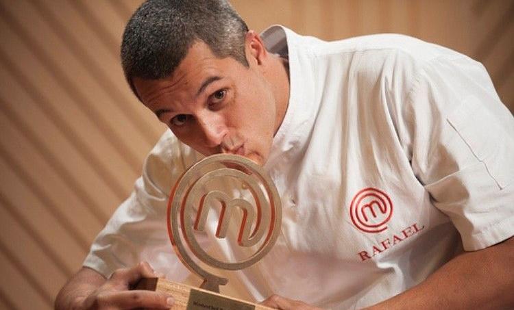 Le chef d’un restaurant parisien remporte MasterChef au Brésil