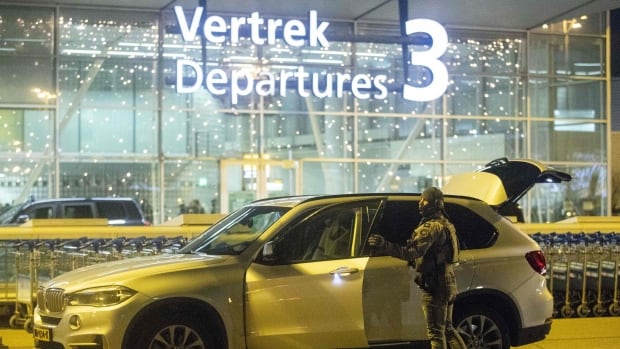 Canadian man arrested at Amsterdam airport for alleged bomb threat