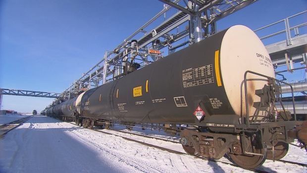 What we know about Alberta’s plan to buy thousands of oil tank cars