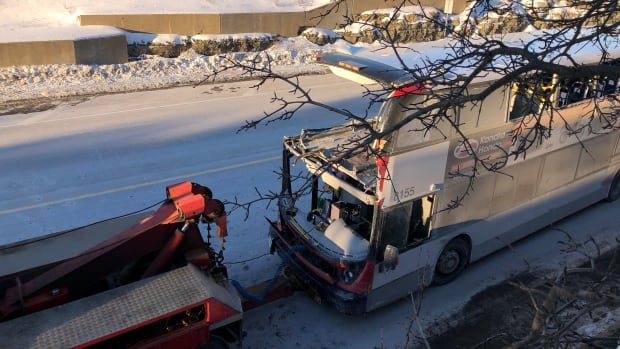 The first 24 hours after Ottawa’s fatal bus crash