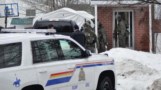 2 arrested in RCMP raids in Kingston, Ont., related to anti-terrorism probe