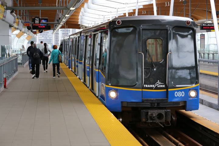 Vancouver city council to vote on backing free transit for youth, discounts for low-income riders – BC
