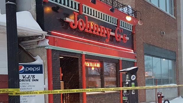 Men killed in Winnipeg restaurant shot each other at the same time, police say