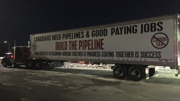 Pro-pipeline protest convoy approaches Ottawa after rolling across country